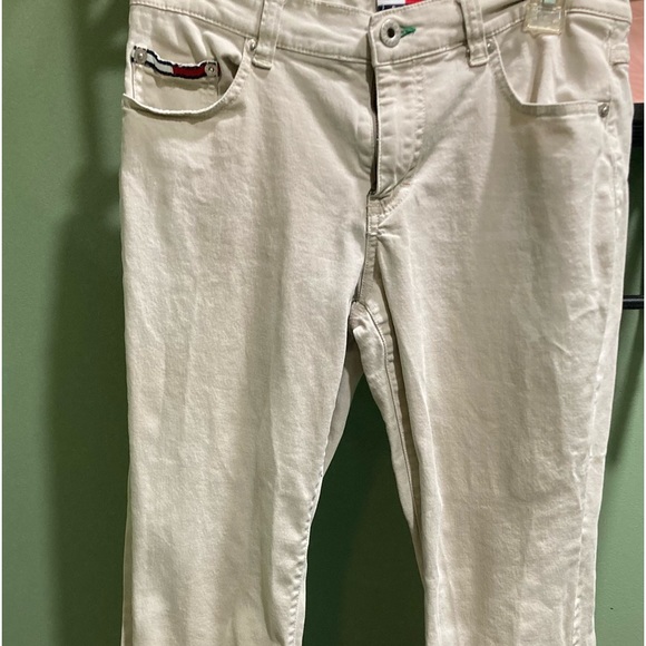 Tommy Hilfinger khaki jeans  : these are a size 5 khaki jean’s fantastic shape - Picture 10 of 10